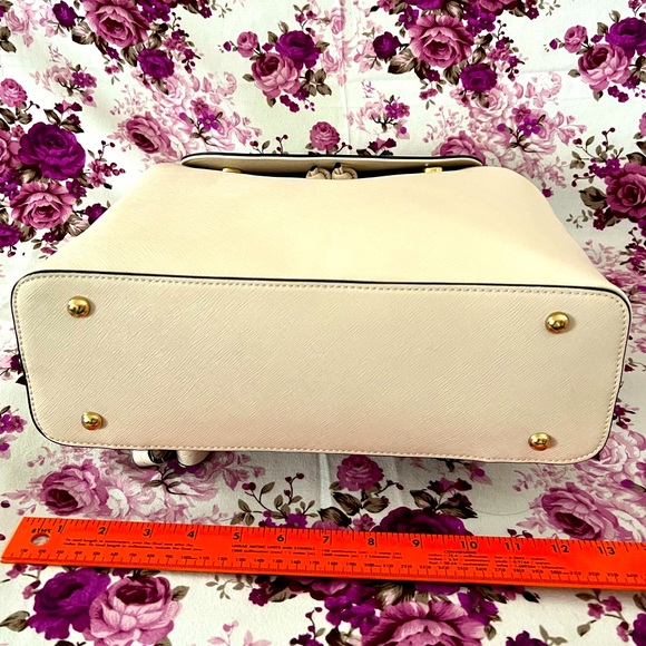 Vanessa Williams Lush Backpack with Dust Bag - Picture 5 of 8